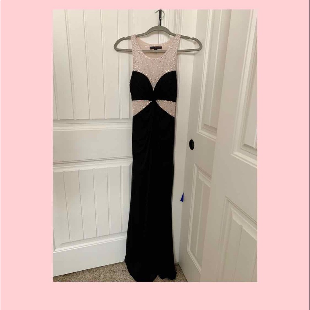 Formal dress that was only worn once